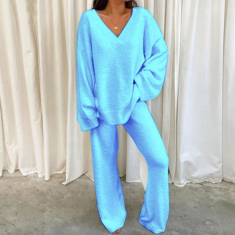 Ladies Comfortable Fleece Leisurewear Set with V Neck Lune London