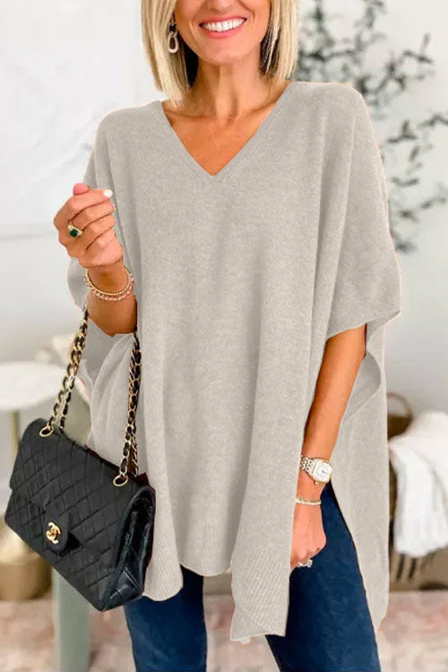 V-neck sweater for women in fine knit with wide sleeves and a casual chic style