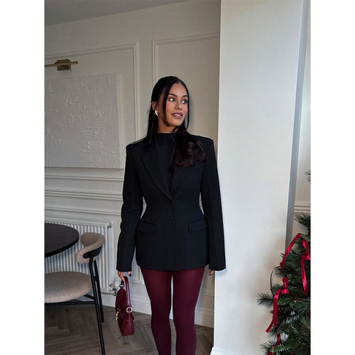 Elegant oversized blazer jacket for women with a nice lapel Amarae