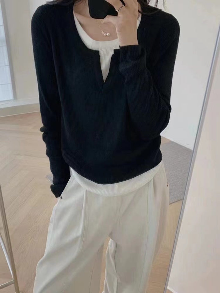 Pull-over fin en tricot pour femmes avec col en V et manches raglan Chic & Stil