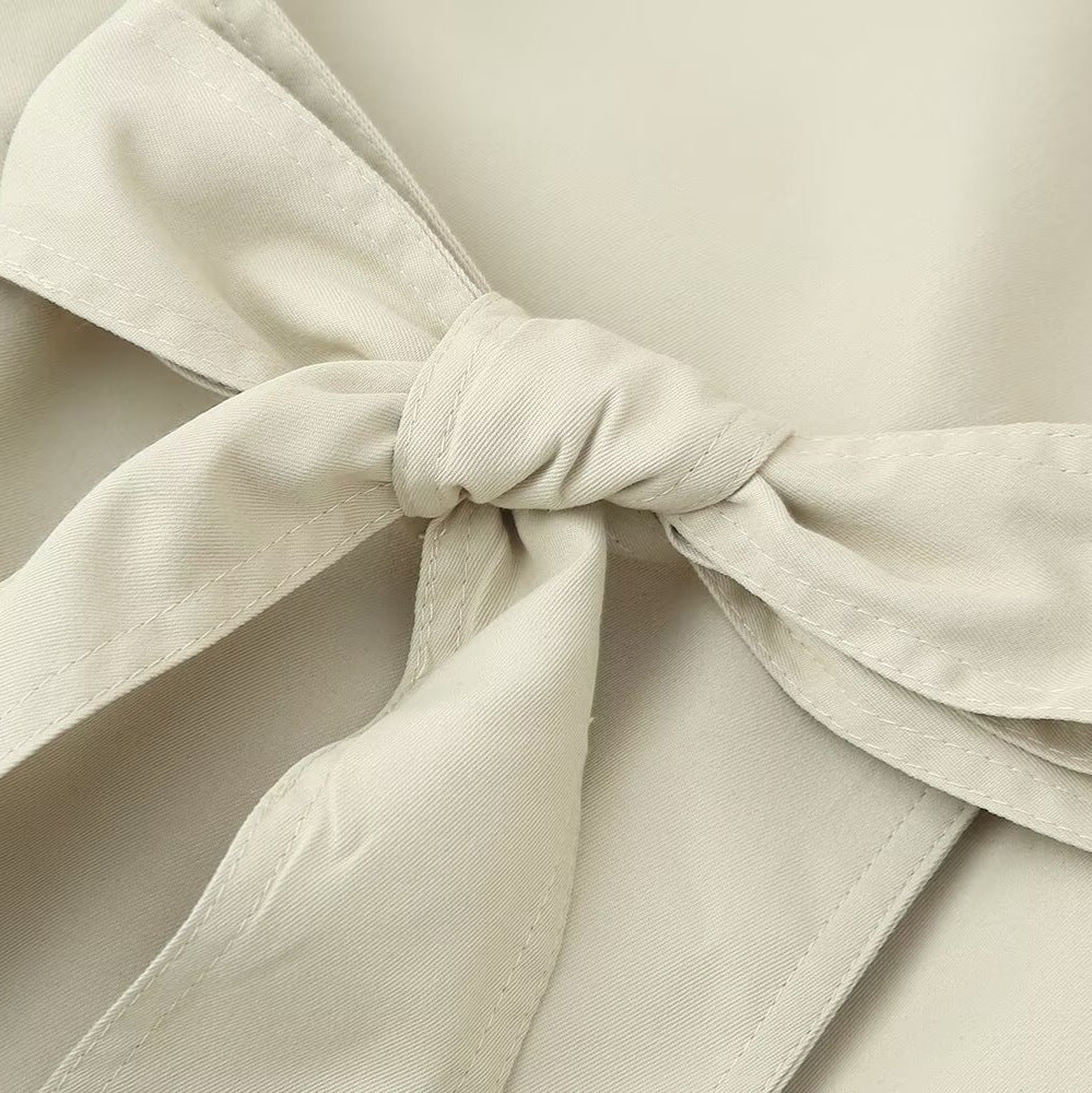 Casual trench coat for women with practical tie loop and elegant collar Lune London
