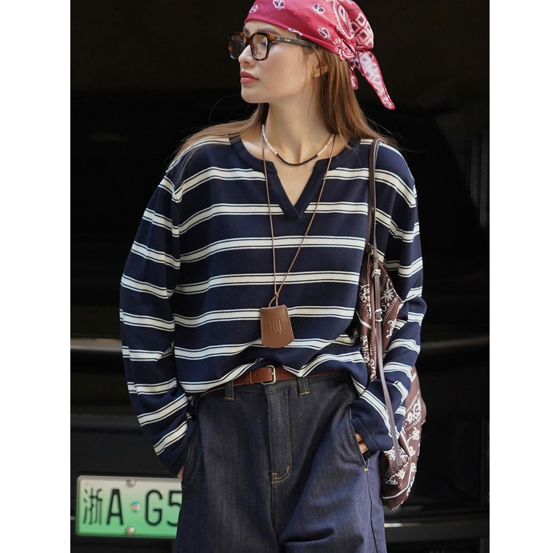 Ladies loose-fitting cotton long sleeve with V-neck slit and maritime stripes Amarae