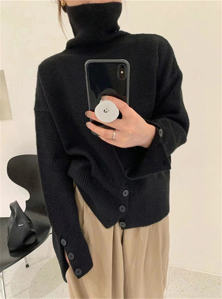 Pull à col roulé confortable pour femmes avec détails en boutons Chic & Stil