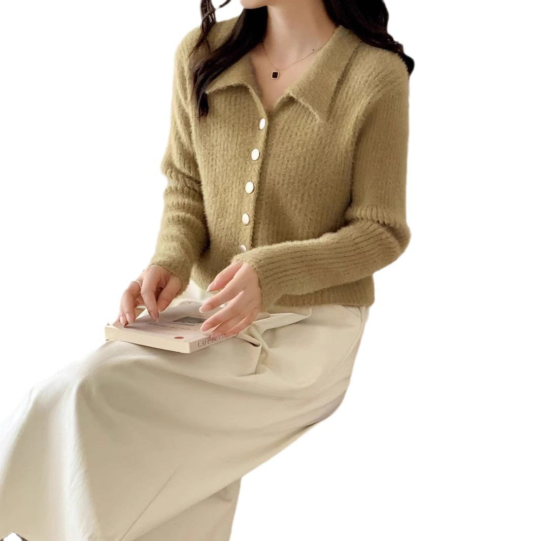 Cardigan pour femmes avec design à boutons et matériau doux Chic & Stil