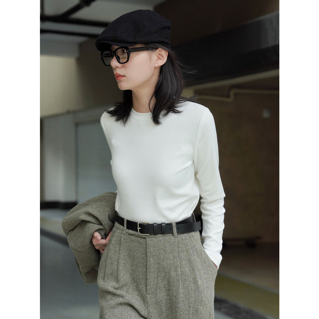 Women's fine round neck sweater made of cotton blend with slightly tailored silhouette Amarae