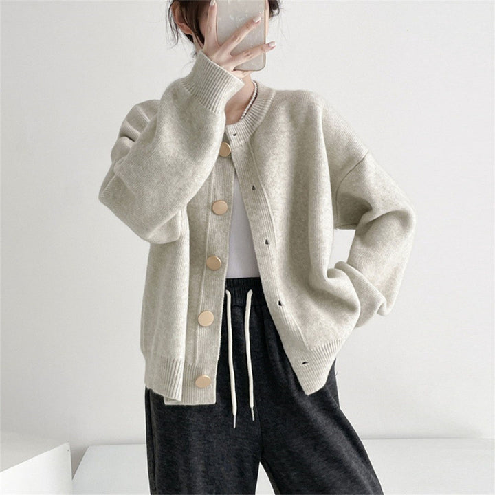 Cardigan Tricoté Doux pour Femmes avec Design de Bouton et Texture Fines Chic & Stil