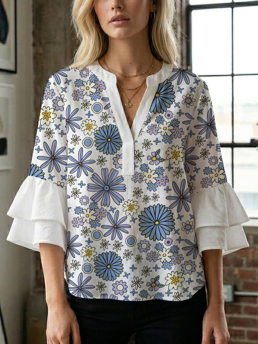 Women's blouse with voluminous sleeves and floral design Lune London