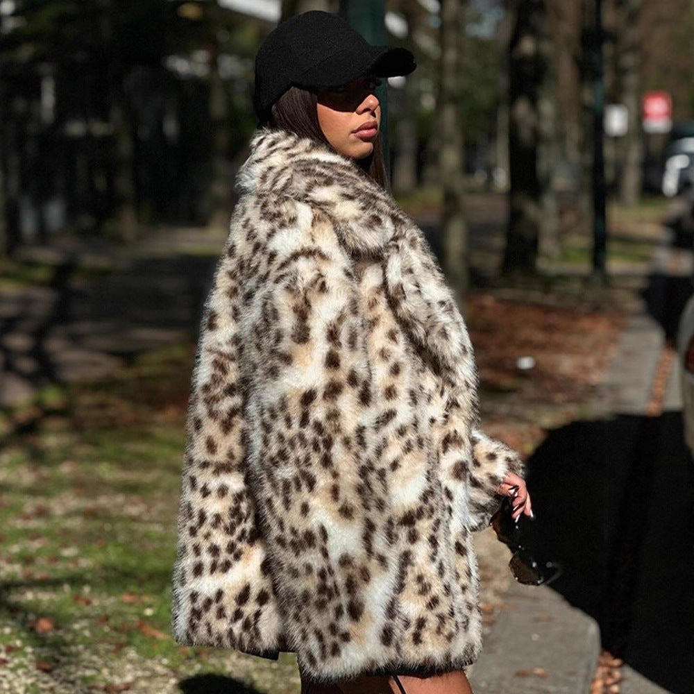 Women's short coat made of vegan high-pile faux fur with leopard print Amarae