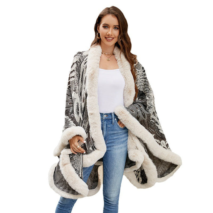 Lune London | Women's luxurious poncho with decorative fleece heat protection