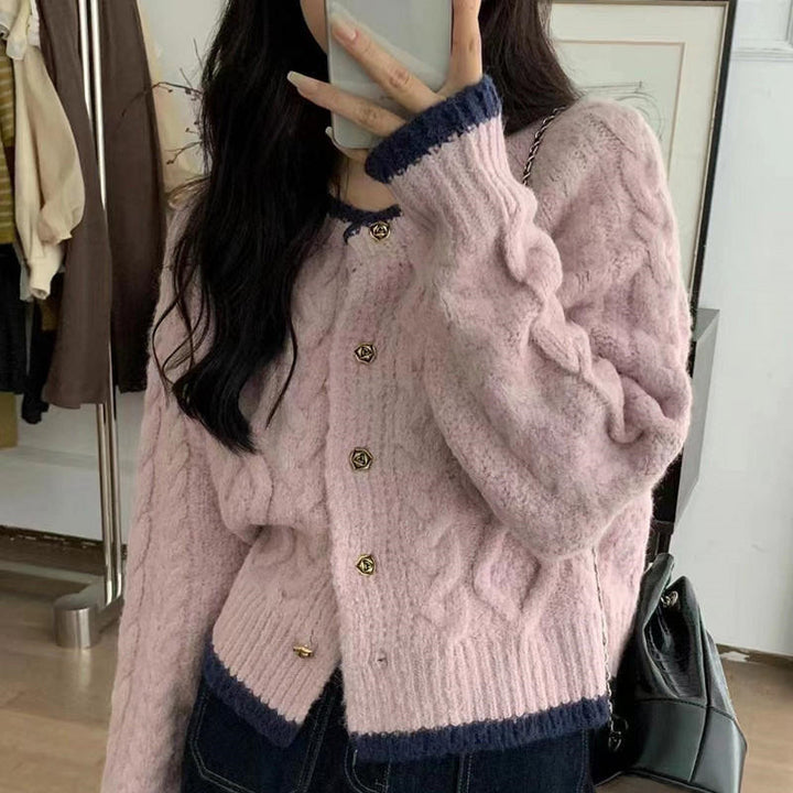 Cardigan féminin en tricot épais avec un élégant motif en torsades et des boutons décoratifs Chic & Stil