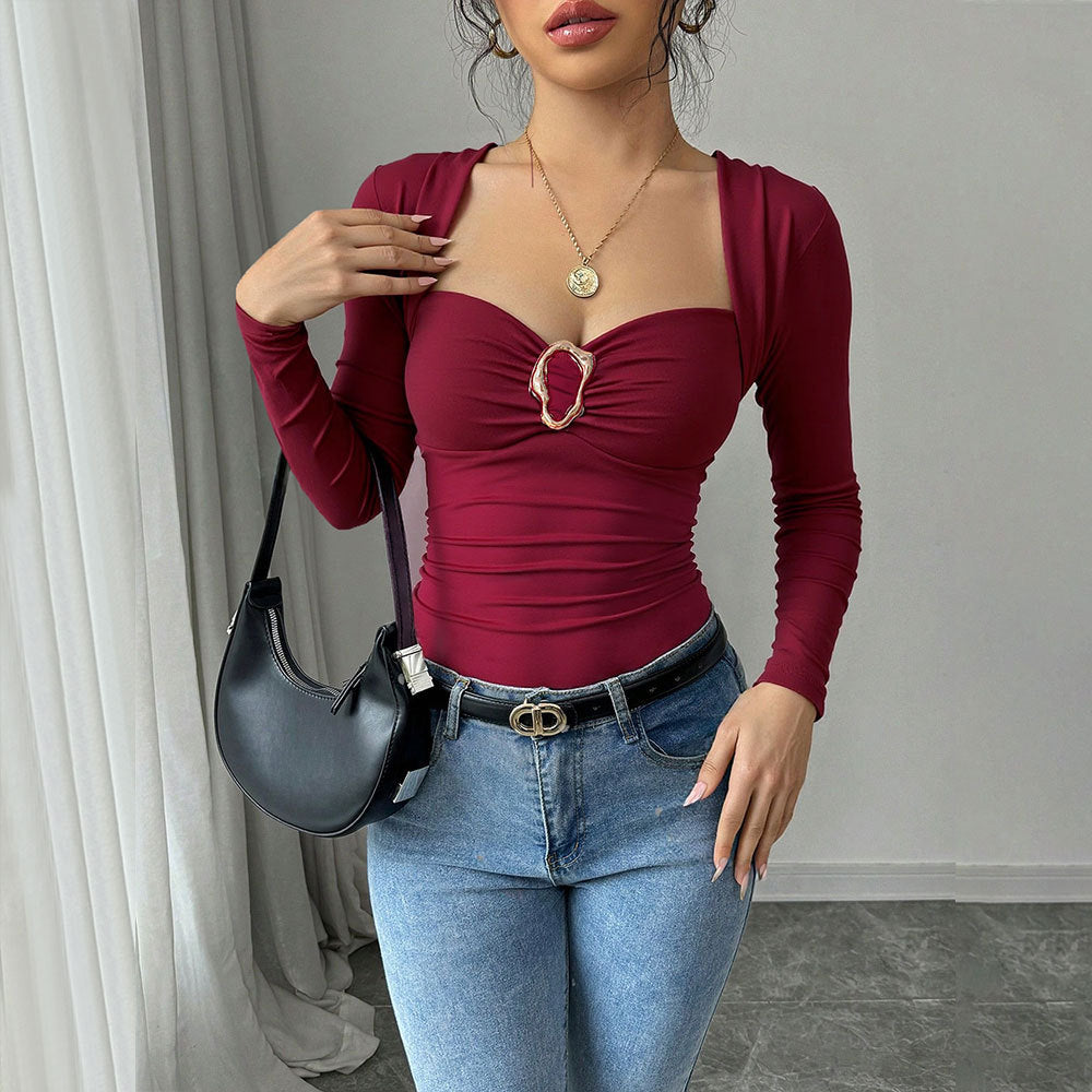 Body ajusté pour femmes avec un élégant décolleté en cœur et des détails drapés Chic & Stil