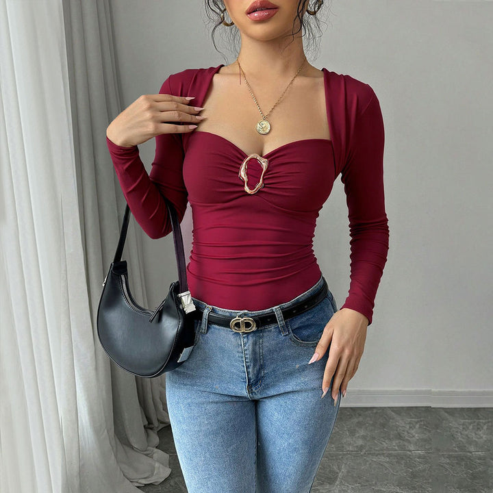 Body ajusté pour femmes avec un élégant décolleté en cœur et des détails drapés Chic & Stil