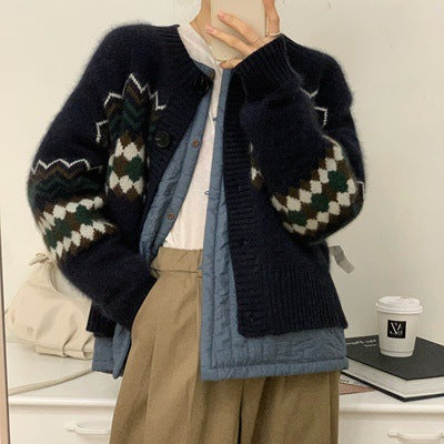 Cardigan en tricot confortable pour femmes avec des motifs ornementaux Chic & Stil