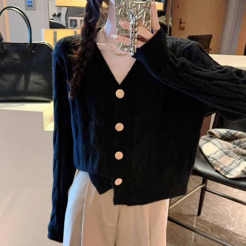 Cardigan pour femmes avec motif en cable et fermeture à boutons Chic & Stil