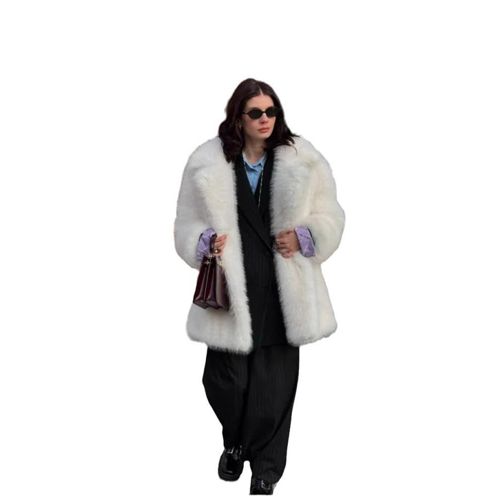 Luxurious faux fur fox jacket for ladies with an elegant cut Lune London