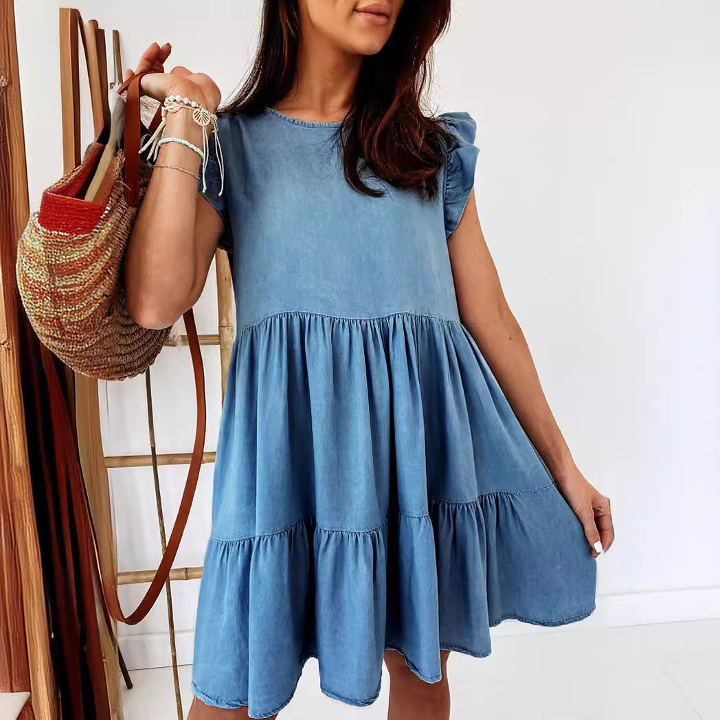 Women's short-sleeve dress in a casual A-line cut with a voluminous skirt Lune London
