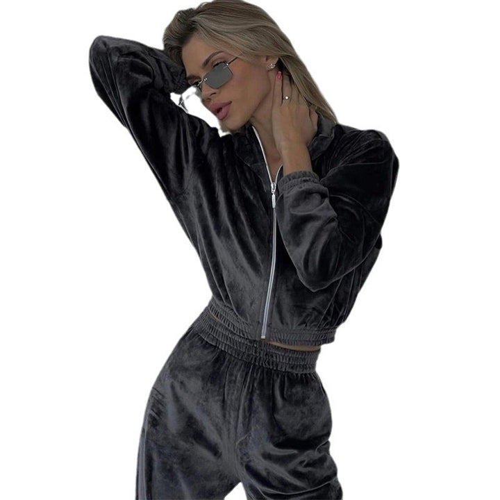 Casual loungewear set for women in velvety material with high collar and zipper Lune London