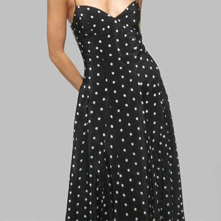 Robe maxi pour femmes avec design à pois et bretelles spaghetti Chic & Stil