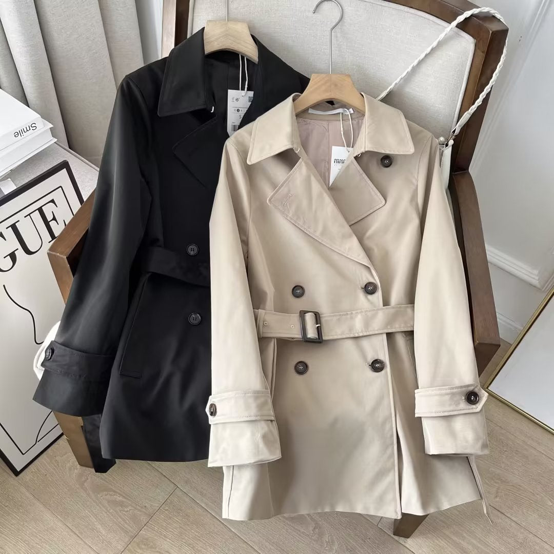 Women’s trench coat with double-breasted fastening and adjustable belt Lune London