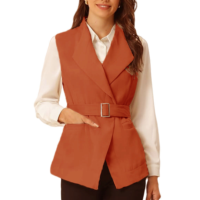 Trendy fitted blazer jacket for women with large pockets and belt Lune London