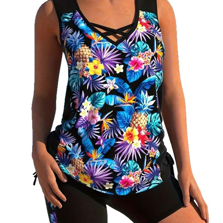 Women Trendy Floral Tankini and Chic Shorts