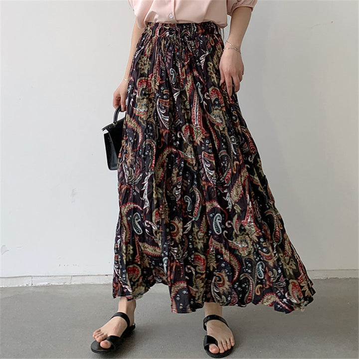 Maxi skirt for women with paisley floral patterns and an elastic waist Lune London
