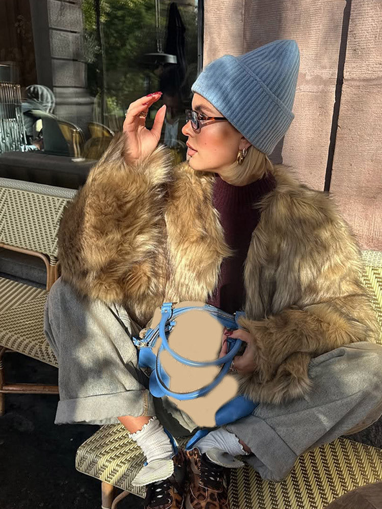 Women's short faux fur jacket with oversized sleeves and plush collar Amarae