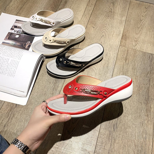 Comfortable strap sandals for women with decorative details and an ergonomic sole Amarae