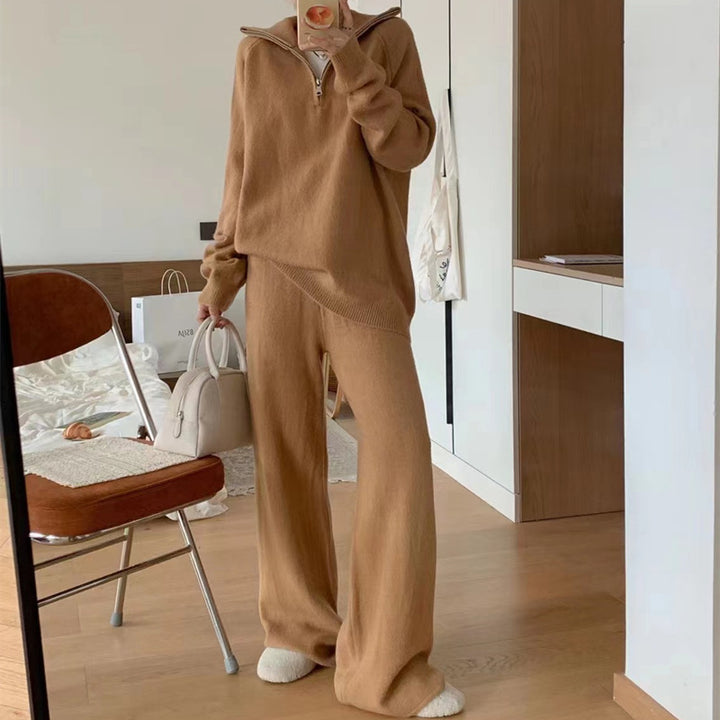 Costume tricot casual pour femmes avec col haut et fermeture éclair Chic & Stil