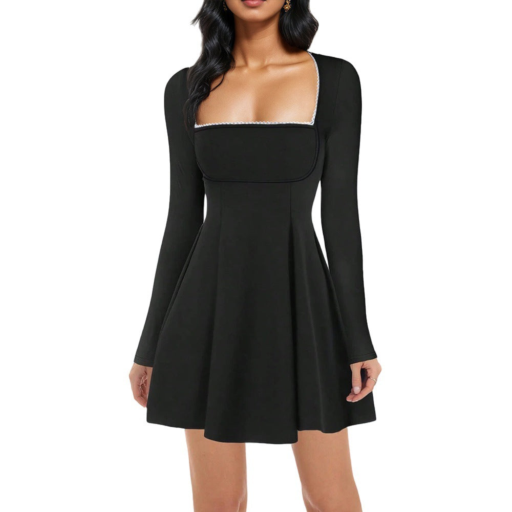 Robe pour femmes avec un décolleté carré élégant et des manches longues Chic & Stil