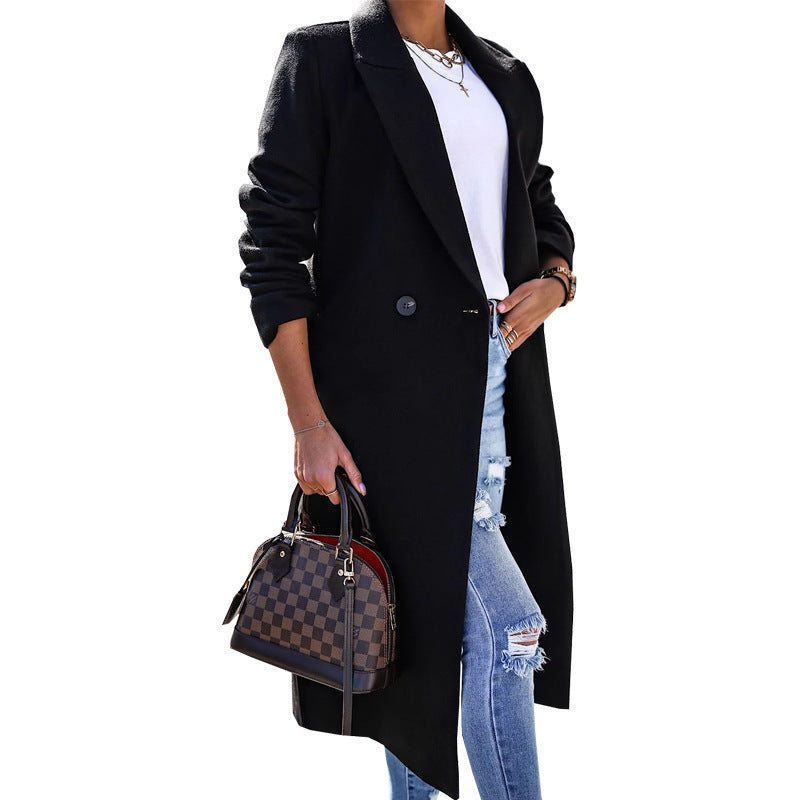 Ladies elegant and warm coat with double row of buttons Lune London