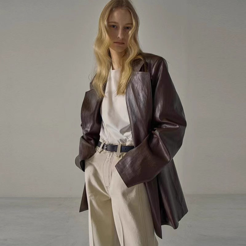 Oversized leather jacket for women with a relaxed fit and chic, stylish details