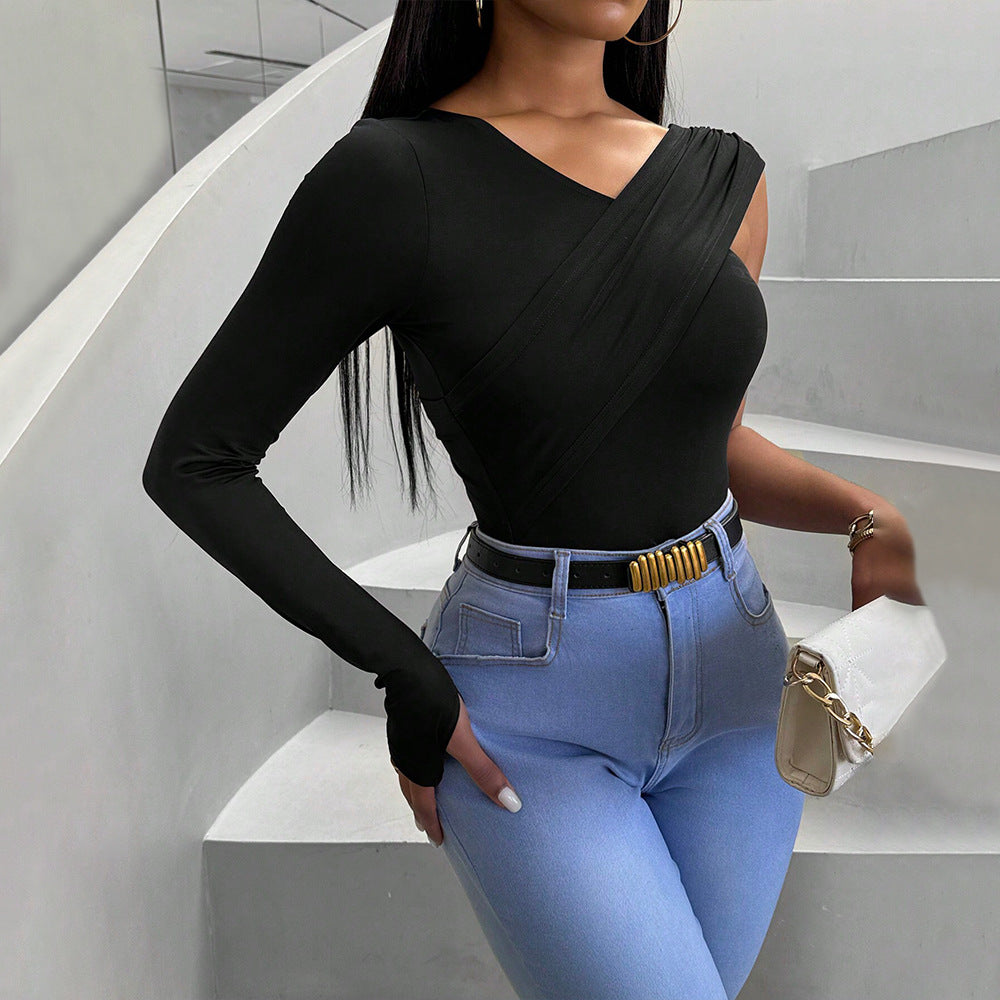 Body à manches longues pour femmes avec coupe asymétrique et design élégant en torsion Chic & Stil