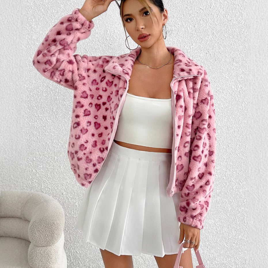 Ladies' fleece jacket with a trendy leopard print Lune London