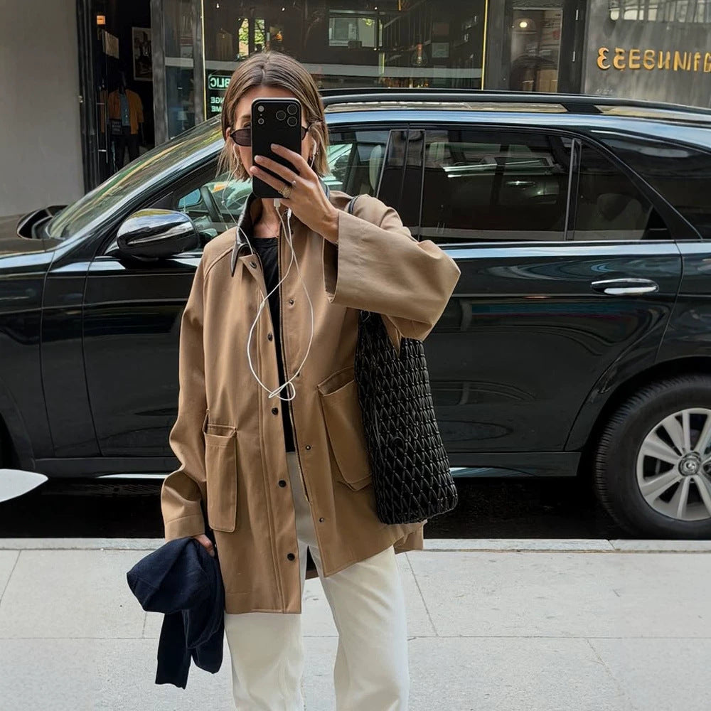 Women Oversize utilitarian Jacket with large flap pockets and contrast collar Amarae
