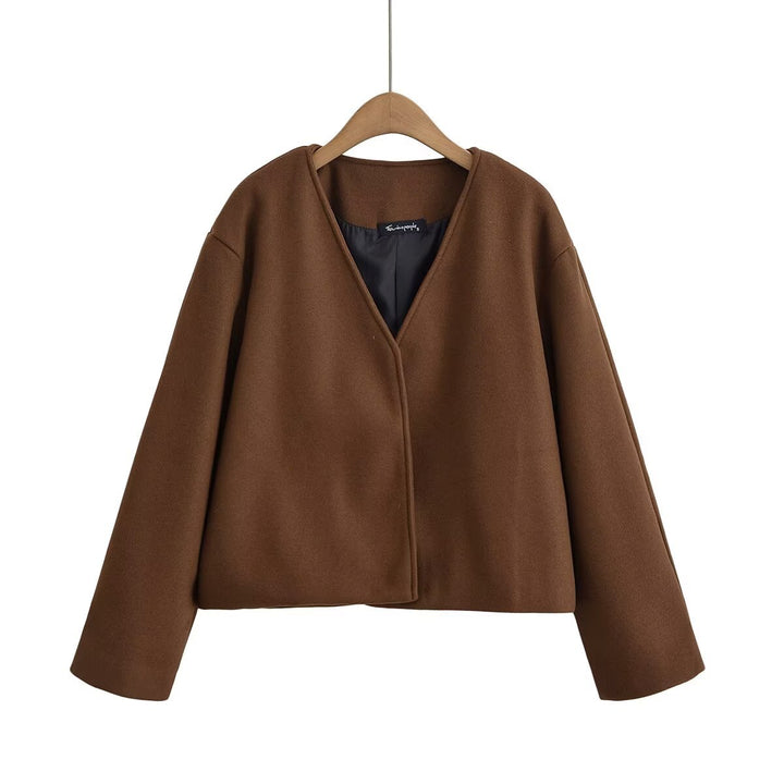 Elegant short jacket for ladies with large collar Amarae