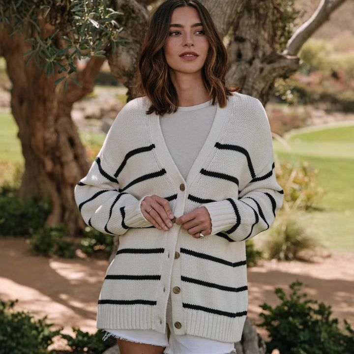 Débardeur en tricot pour femmes avec un design moderne et des rayures contrastées Chic & Stil