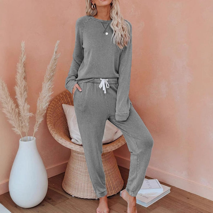Ensemble de détente confortable pour femme avec un sweat-shirt surdimensionné élégant et des pantalons relaxants Chic & Stil