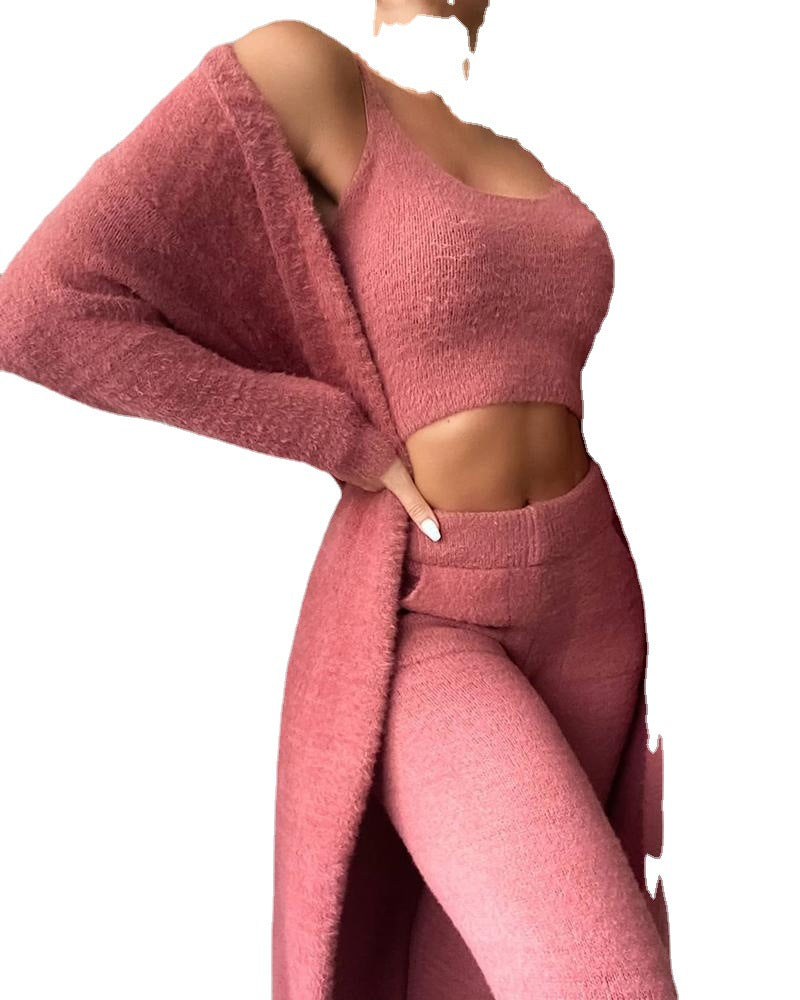 Comfortable lounge set for ladies in fine fleece with open cardigan and crop-top Lune London