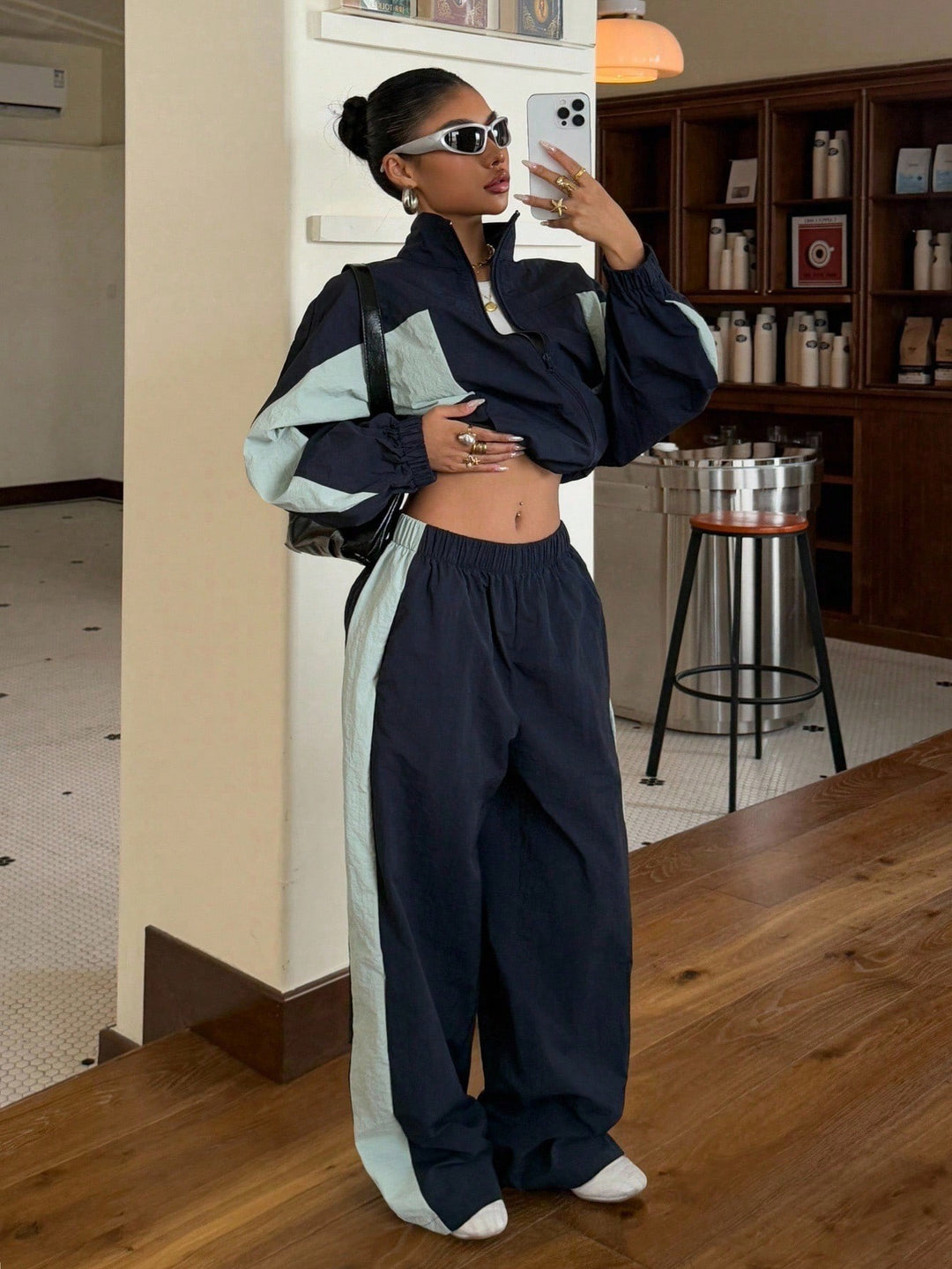 Women's Cropped Training Jacket and High-Cut Wide-Leg Jogging Pants Set Amarae