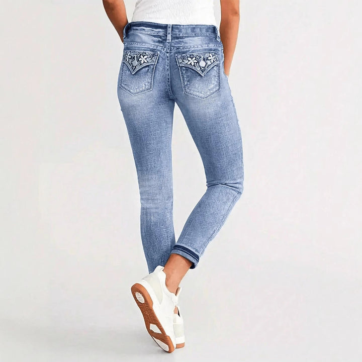 Ladies fitted high-rise skinny jeans with sculpting effect and five-pocket design Amarae