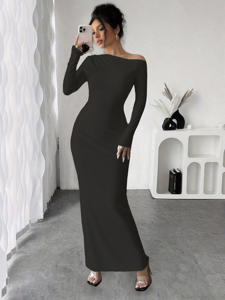 Elegant long dress with long sleeves for ladies with floral pattern Lune London
