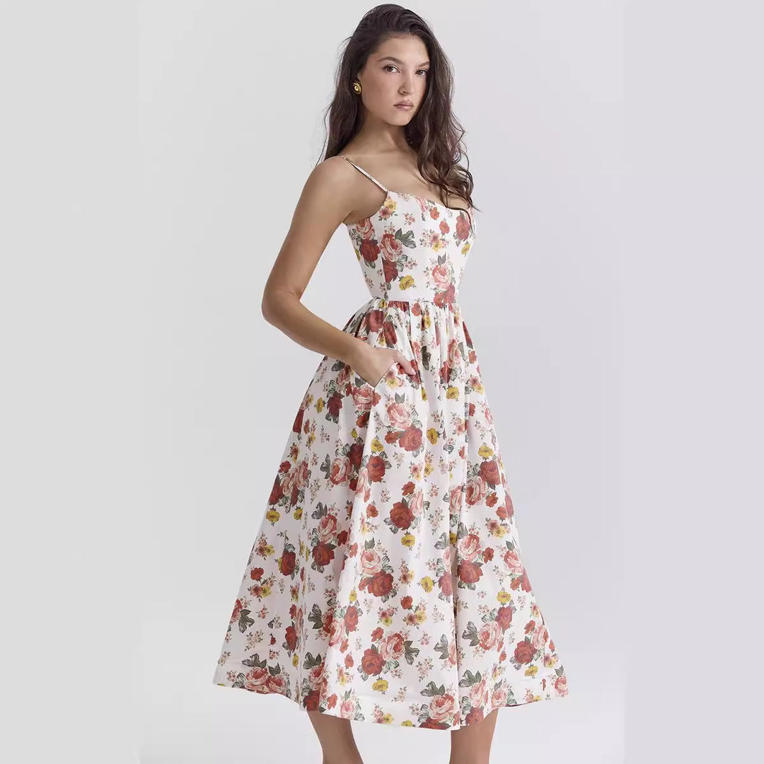 Maxi dresses for women with floral pattern and elegant, flowing silhouette Chic & Stil