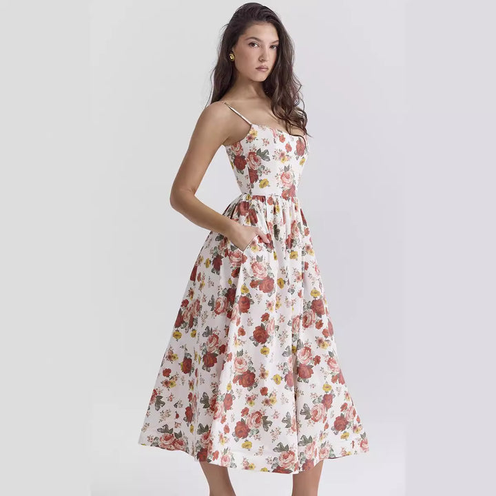 Maxi dresses for women with floral pattern and elegant, flowing silhouette Chic & Stil
