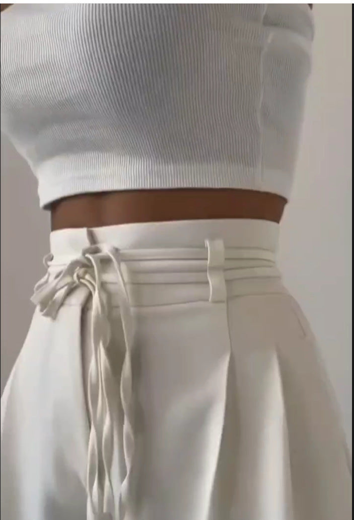 Wide pleated trousers for ladies with side belt Lune London