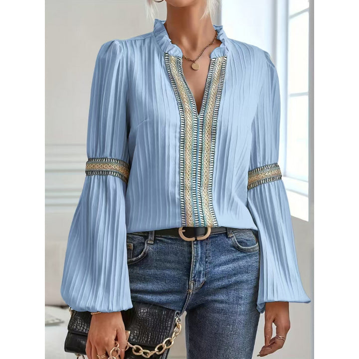 Blouse plissée élégante pour femmes avec détails en volants Chic & Stil