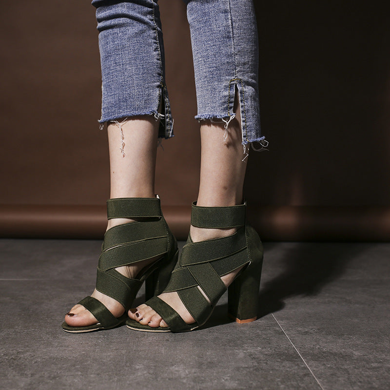 Ladies' sandals with elegant straps and a chic block heel