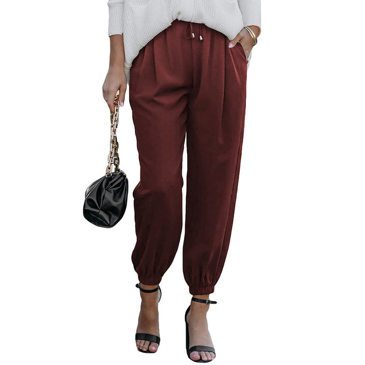Sporty chino pants for women with elastic waistband and side pockets Lune London