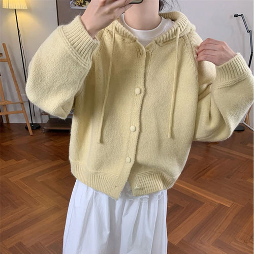 Cardigan oversized confortable pour femmes avec capuche et détails de boutons Chic & Stil
