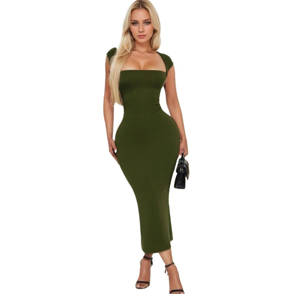 Robe maxi ajustée pour femmes avec design épaules dénudées et décolleté élégant Chic & Stil